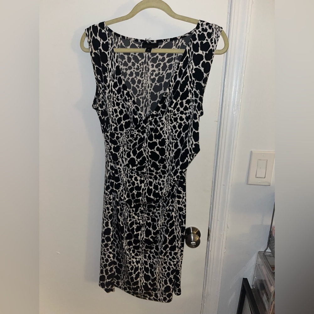 black and white print fitted dress